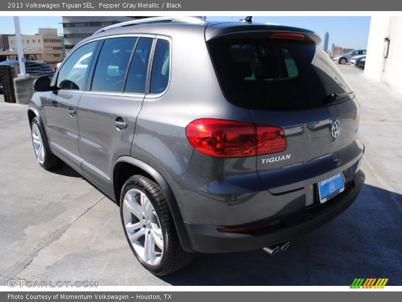 Pepper Gray Metallic / Black 2013 Volkswagen Tiguan SEL