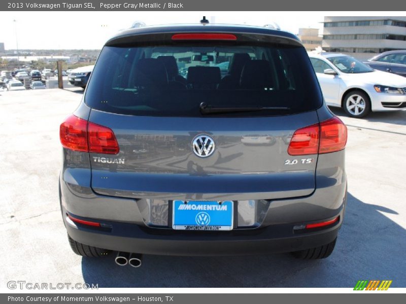Pepper Gray Metallic / Black 2013 Volkswagen Tiguan SEL