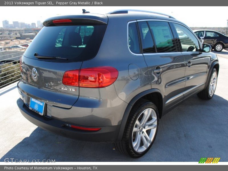 Pepper Gray Metallic / Black 2013 Volkswagen Tiguan SEL