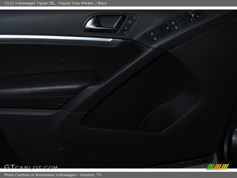 Pepper Gray Metallic / Black 2013 Volkswagen Tiguan SEL
