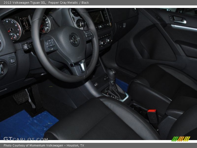 Pepper Gray Metallic / Black 2013 Volkswagen Tiguan SEL