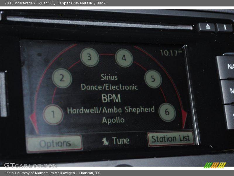 Pepper Gray Metallic / Black 2013 Volkswagen Tiguan SEL