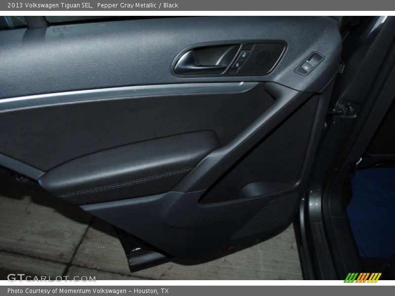 Pepper Gray Metallic / Black 2013 Volkswagen Tiguan SEL