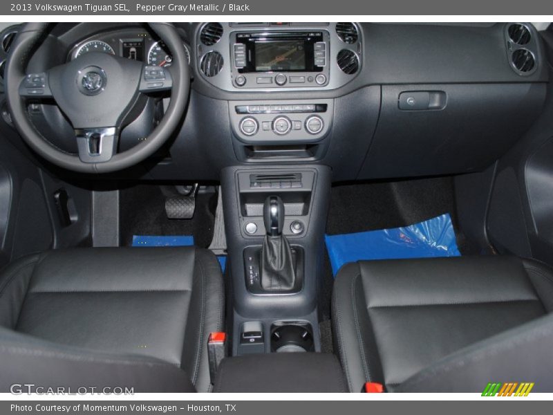 Pepper Gray Metallic / Black 2013 Volkswagen Tiguan SEL