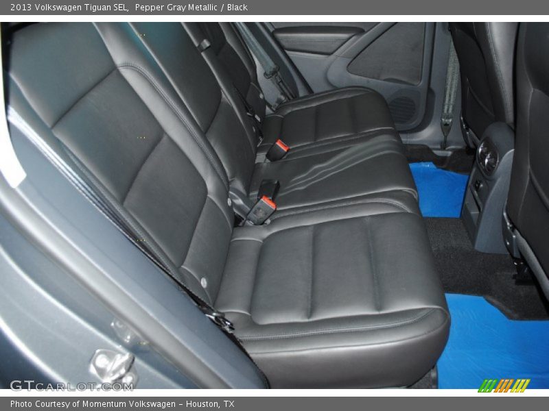 Pepper Gray Metallic / Black 2013 Volkswagen Tiguan SEL