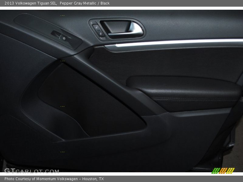 Pepper Gray Metallic / Black 2013 Volkswagen Tiguan SEL