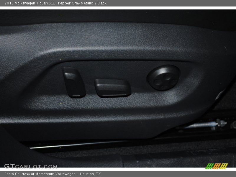 Pepper Gray Metallic / Black 2013 Volkswagen Tiguan SEL