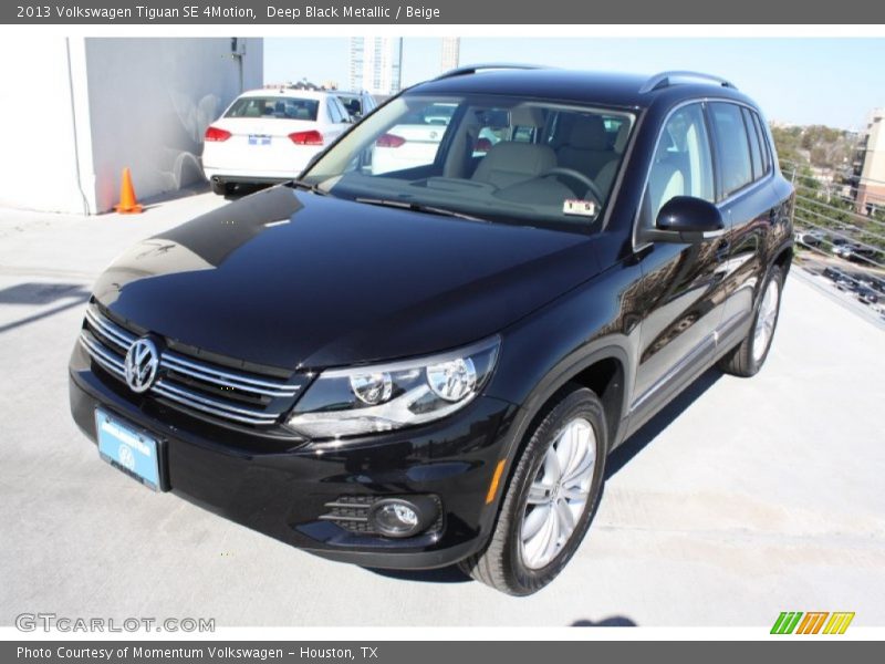 Deep Black Metallic / Beige 2013 Volkswagen Tiguan SE 4Motion