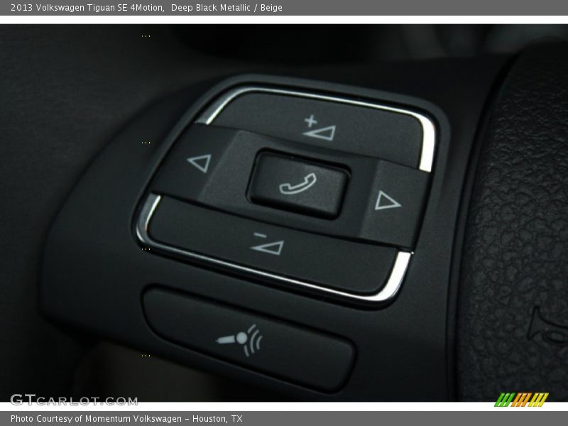 Controls of 2013 Tiguan SE 4Motion