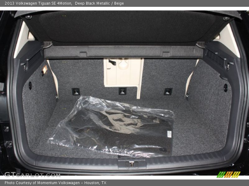 Deep Black Metallic / Beige 2013 Volkswagen Tiguan SE 4Motion