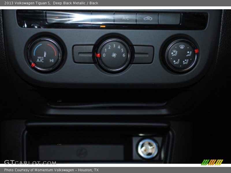 Deep Black Metallic / Black 2013 Volkswagen Tiguan S