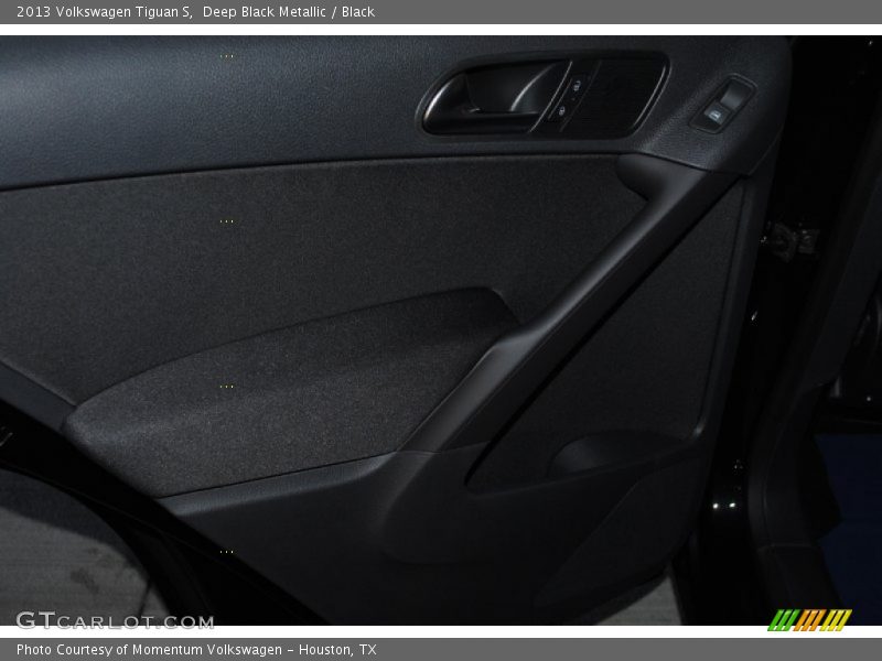 Deep Black Metallic / Black 2013 Volkswagen Tiguan S