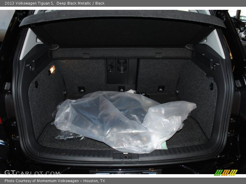 Deep Black Metallic / Black 2013 Volkswagen Tiguan S