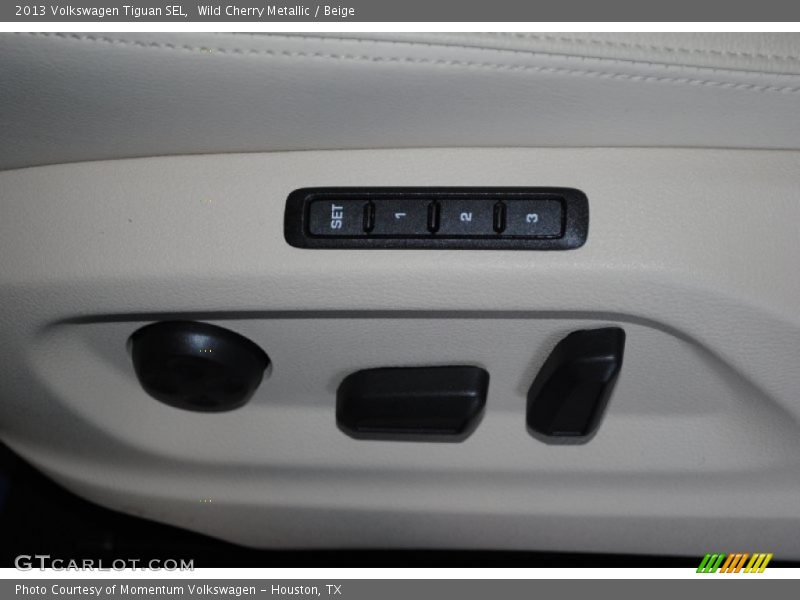 Wild Cherry Metallic / Beige 2013 Volkswagen Tiguan SEL