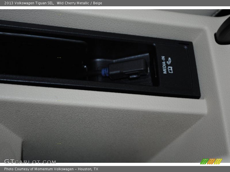 Wild Cherry Metallic / Beige 2013 Volkswagen Tiguan SEL