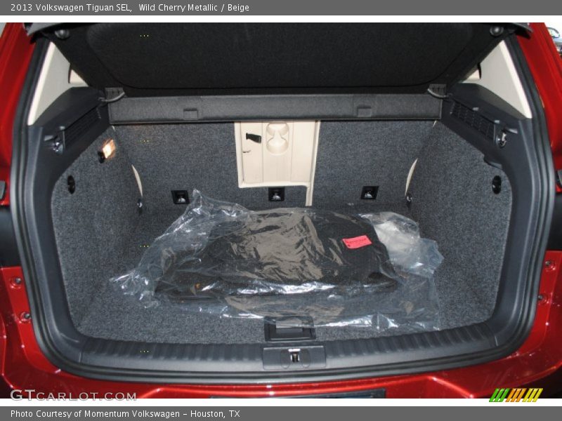 Wild Cherry Metallic / Beige 2013 Volkswagen Tiguan SEL