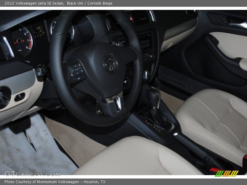 Black Uni / Cornsilk Beige 2013 Volkswagen Jetta SE Sedan