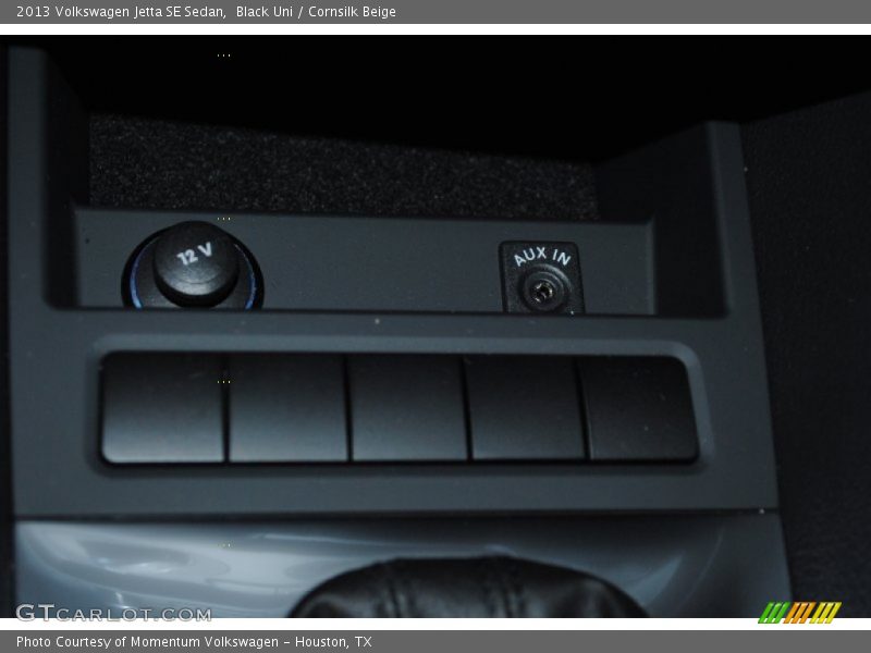 Black Uni / Cornsilk Beige 2013 Volkswagen Jetta SE Sedan
