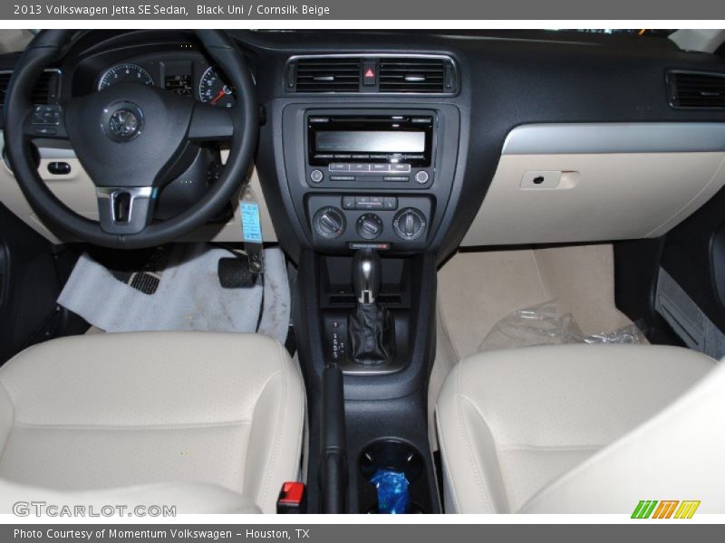 Black Uni / Cornsilk Beige 2013 Volkswagen Jetta SE Sedan