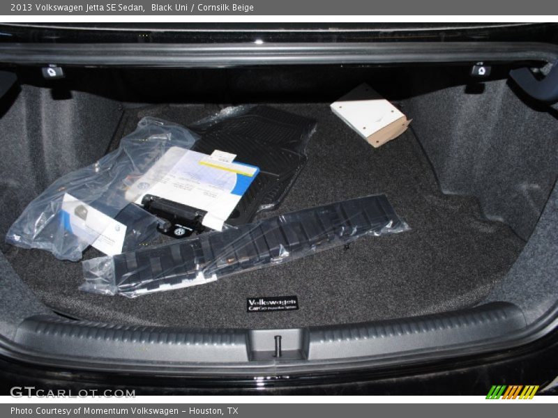 Black Uni / Cornsilk Beige 2013 Volkswagen Jetta SE Sedan