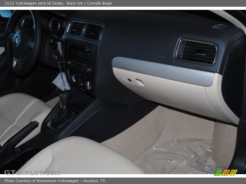 Black Uni / Cornsilk Beige 2013 Volkswagen Jetta SE Sedan