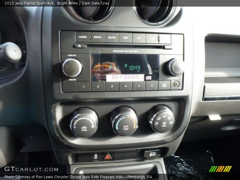 Bright White / Dark Slate Gray 2013 Jeep Patriot Sport 4x4