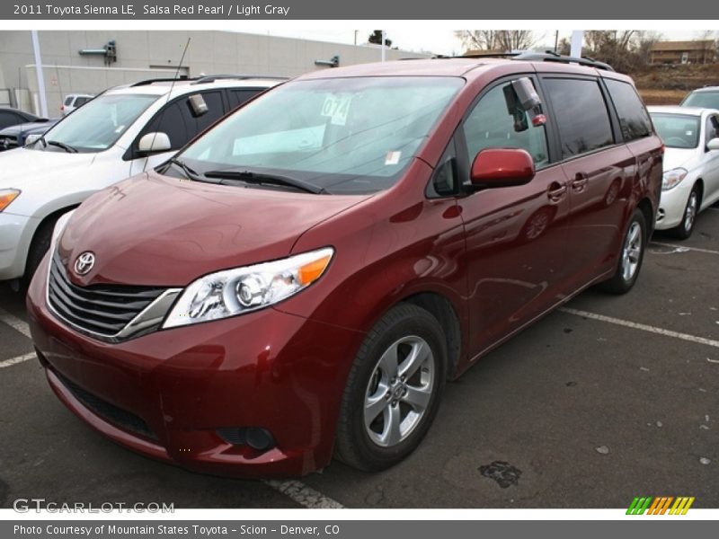 Front 3/4 View of 2011 Sienna LE