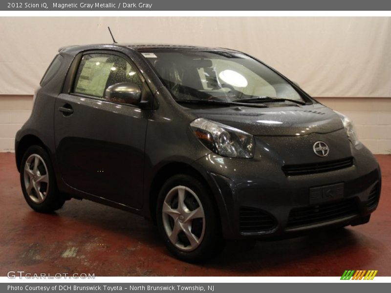 Front 3/4 View of 2012 iQ 