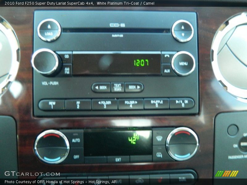 White Platinum Tri-Coat / Camel 2010 Ford F250 Super Duty Lariat SuperCab 4x4