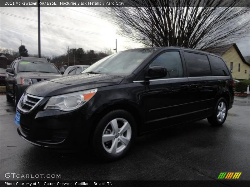 Front 3/4 View of 2011 Routan SE