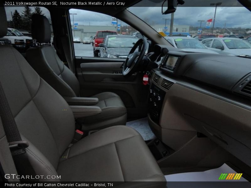 Nocturne Black Metallic / Aero Gray 2011 Volkswagen Routan SE