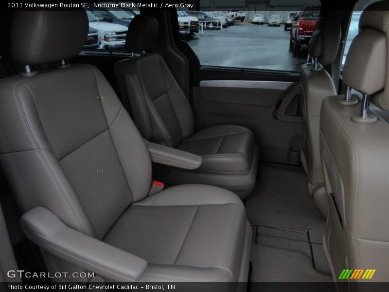 Nocturne Black Metallic / Aero Gray 2011 Volkswagen Routan SE