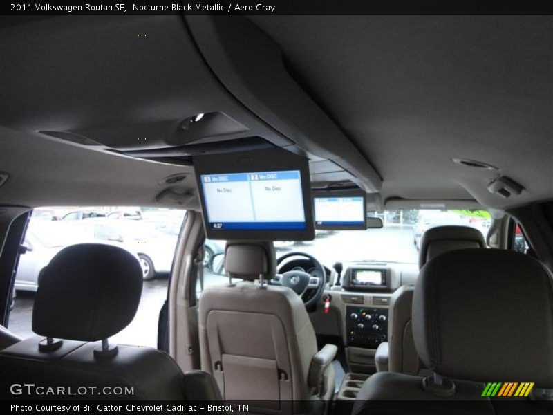 Nocturne Black Metallic / Aero Gray 2011 Volkswagen Routan SE