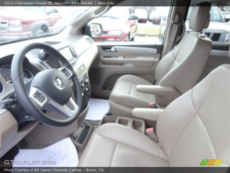 Nocturne Black Metallic / Aero Gray 2011 Volkswagen Routan SE
