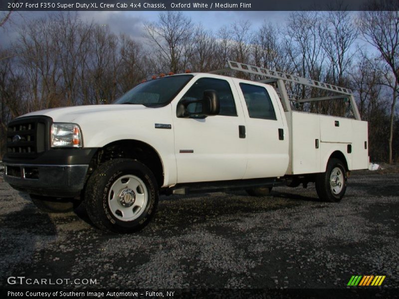Oxford White / Medium Flint 2007 Ford F350 Super Duty XL Crew Cab 4x4 Chassis