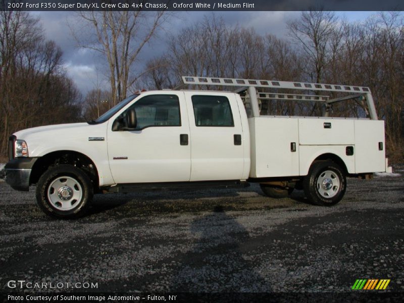 Oxford White / Medium Flint 2007 Ford F350 Super Duty XL Crew Cab 4x4 Chassis