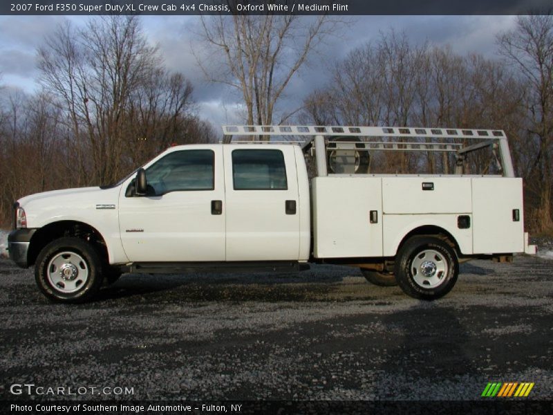 Oxford White / Medium Flint 2007 Ford F350 Super Duty XL Crew Cab 4x4 Chassis