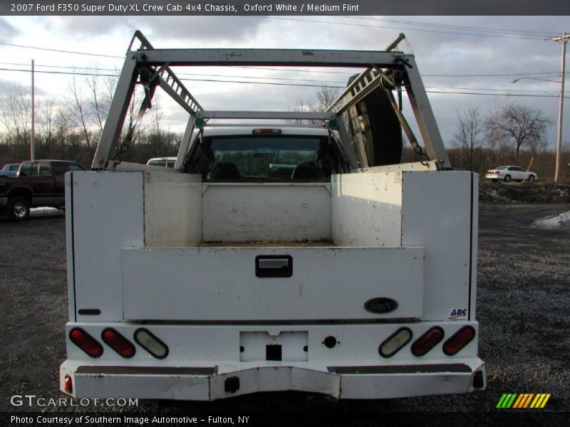 Oxford White / Medium Flint 2007 Ford F350 Super Duty XL Crew Cab 4x4 Chassis