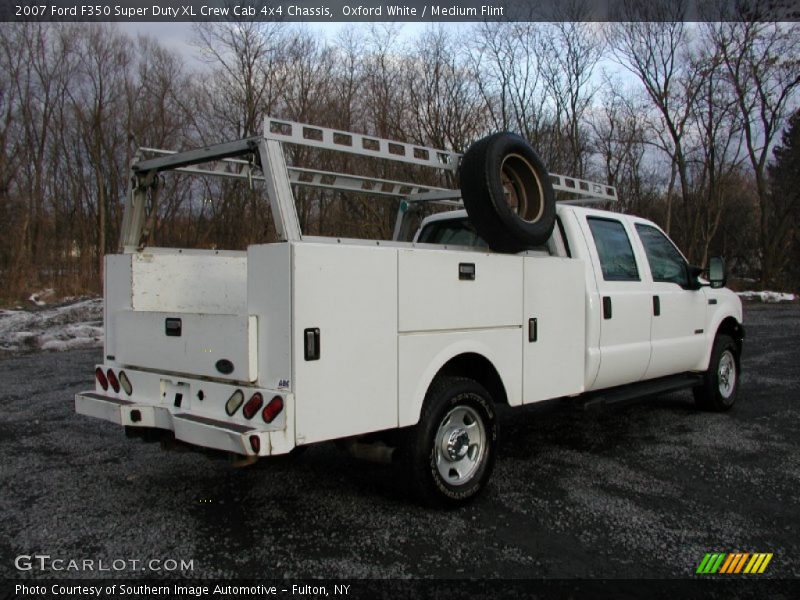 Oxford White / Medium Flint 2007 Ford F350 Super Duty XL Crew Cab 4x4 Chassis