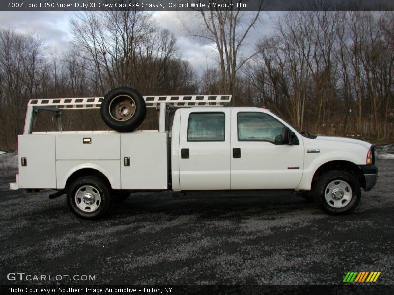 Oxford White / Medium Flint 2007 Ford F350 Super Duty XL Crew Cab 4x4 Chassis