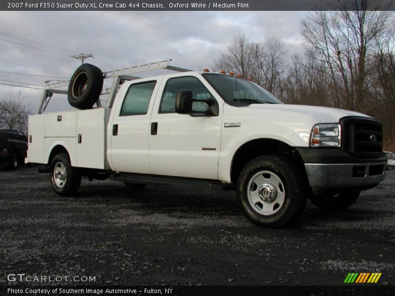 Oxford White / Medium Flint 2007 Ford F350 Super Duty XL Crew Cab 4x4 Chassis