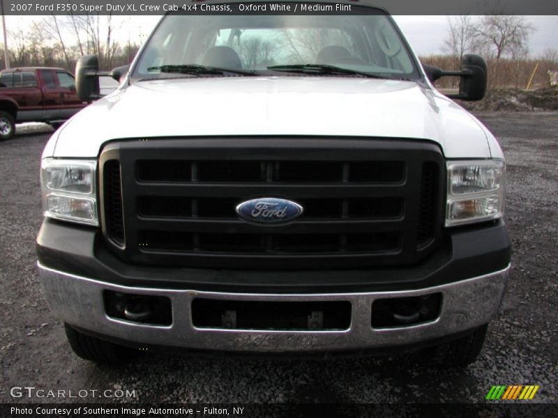 Oxford White / Medium Flint 2007 Ford F350 Super Duty XL Crew Cab 4x4 Chassis