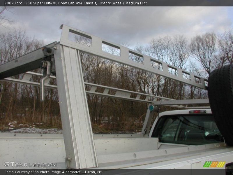 Oxford White / Medium Flint 2007 Ford F350 Super Duty XL Crew Cab 4x4 Chassis