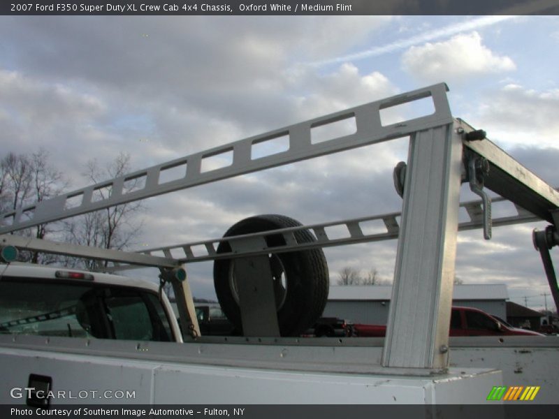 Oxford White / Medium Flint 2007 Ford F350 Super Duty XL Crew Cab 4x4 Chassis