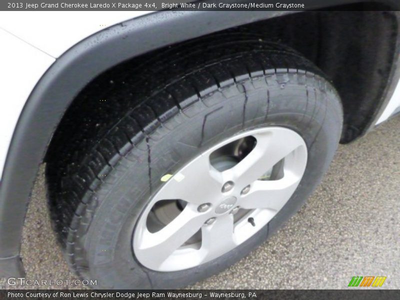 Bright White / Dark Graystone/Medium Graystone 2013 Jeep Grand Cherokee Laredo X Package 4x4