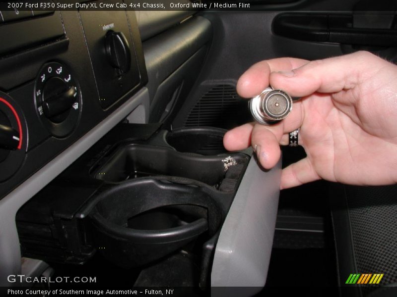 Oxford White / Medium Flint 2007 Ford F350 Super Duty XL Crew Cab 4x4 Chassis