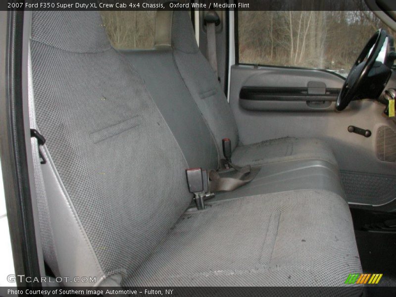 Oxford White / Medium Flint 2007 Ford F350 Super Duty XL Crew Cab 4x4 Chassis