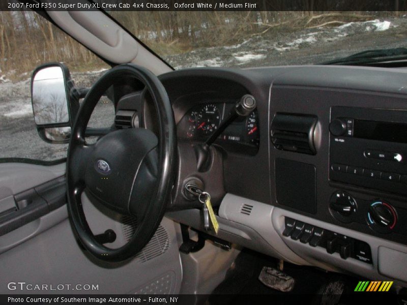 Oxford White / Medium Flint 2007 Ford F350 Super Duty XL Crew Cab 4x4 Chassis