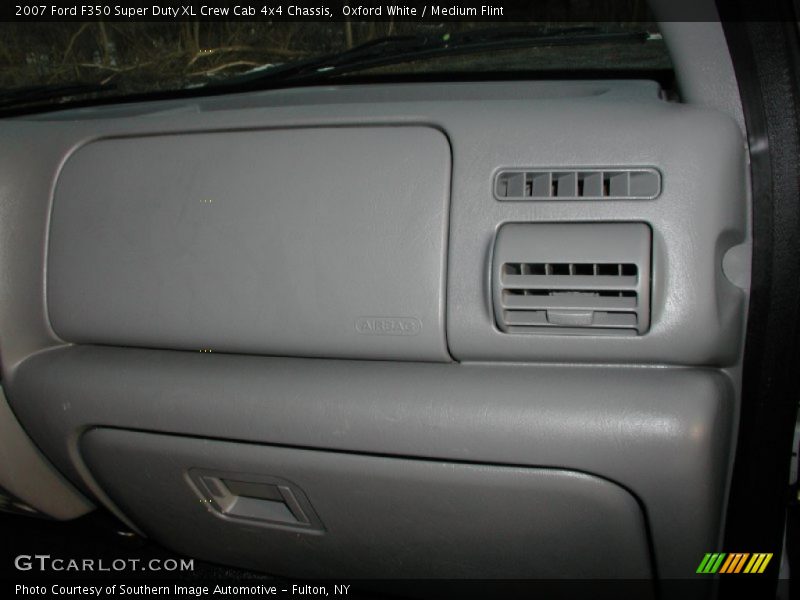Oxford White / Medium Flint 2007 Ford F350 Super Duty XL Crew Cab 4x4 Chassis