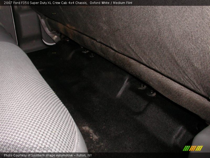 Oxford White / Medium Flint 2007 Ford F350 Super Duty XL Crew Cab 4x4 Chassis
